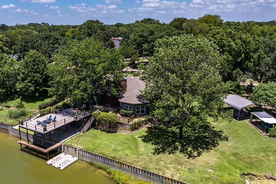 Property photo for 111 Hickory Creek Circle, Gun Barrel City, TX