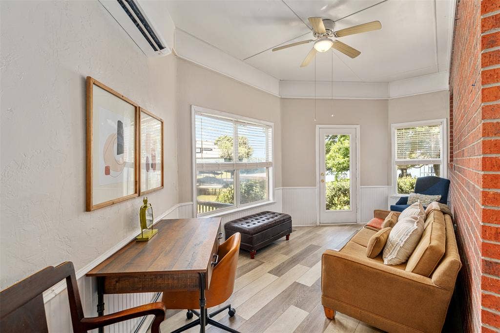 111 Hickory Creek Circle, Gun Barrel City, TX 75156 Off Primary Suite
