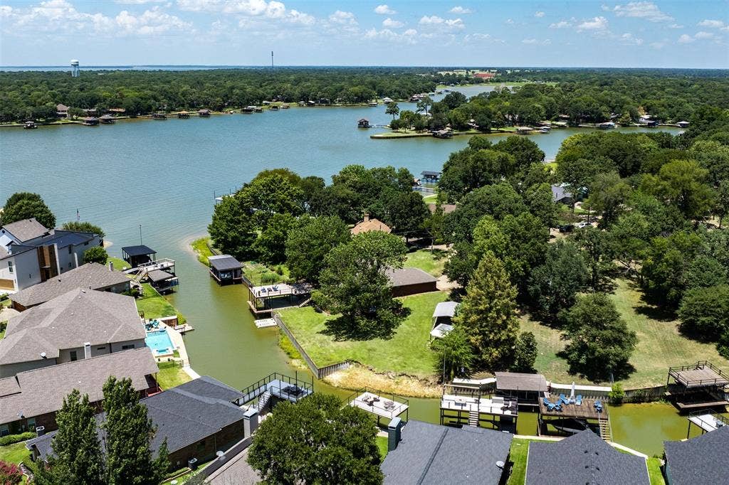 111 Hickory Creek Circle, Gun Barrel City, TX 75156 111 Hickory Creek Circle, Gun Barrel City, TX 75156