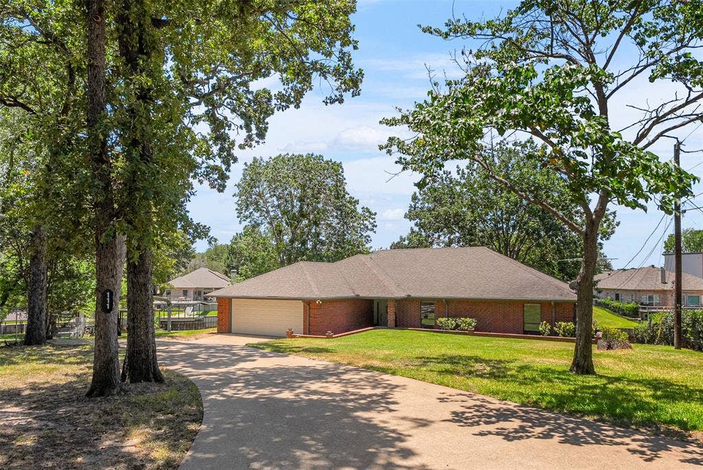 111 Hickory Creek Circle, Gun Barrel City, TX 75156 111 Hickory Creek Circle, Gun Barrel City, TX 75156