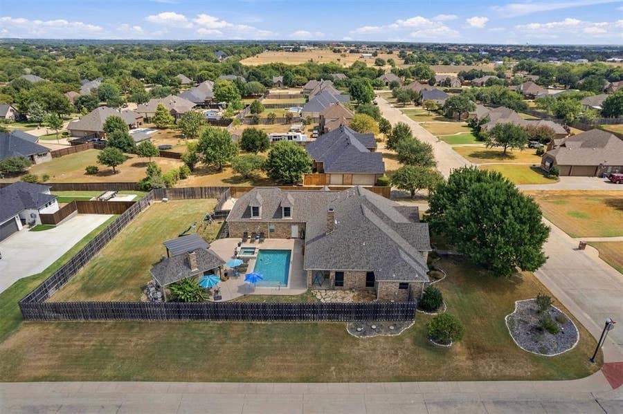Property photo for 7211 Hamilton Drive, Midlothian, TX