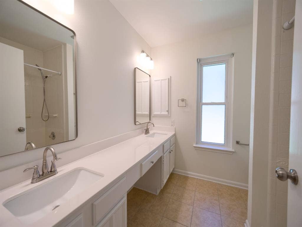 2336 Carlisle Court, Grand Prairie, TX 75052 2336 Carlisle Court, Grand Prairie, TX 75052