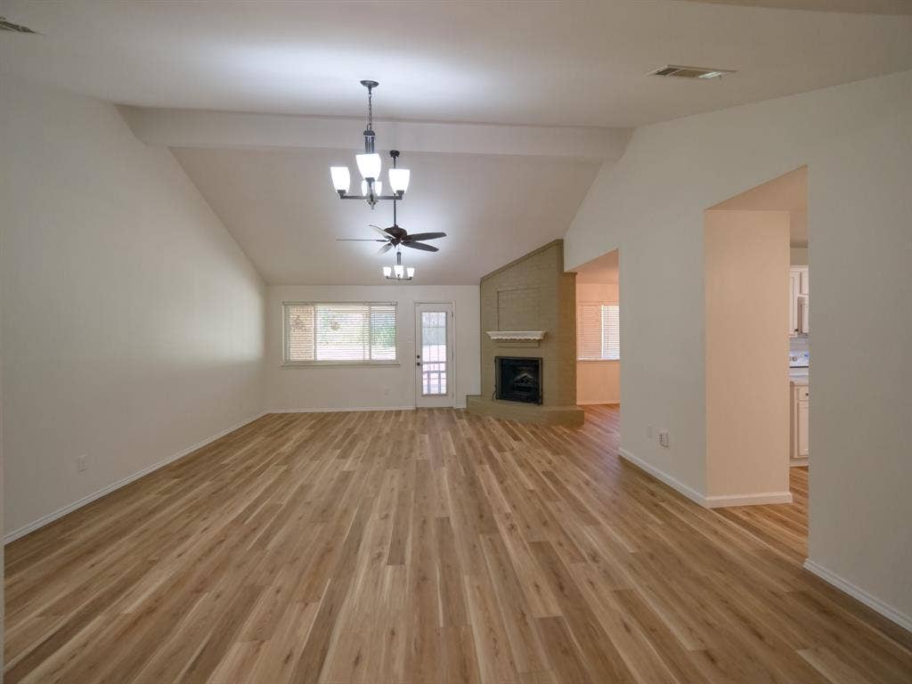 2336 Carlisle Court, Grand Prairie, TX 75052 2336 Carlisle Court, Grand Prairie, TX 75052