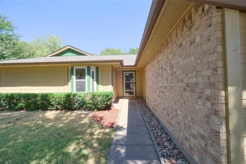 2336 Carlisle Court, Grand Prairie, TX 75052 2336 Carlisle Court, Grand Prairie, TX 75052