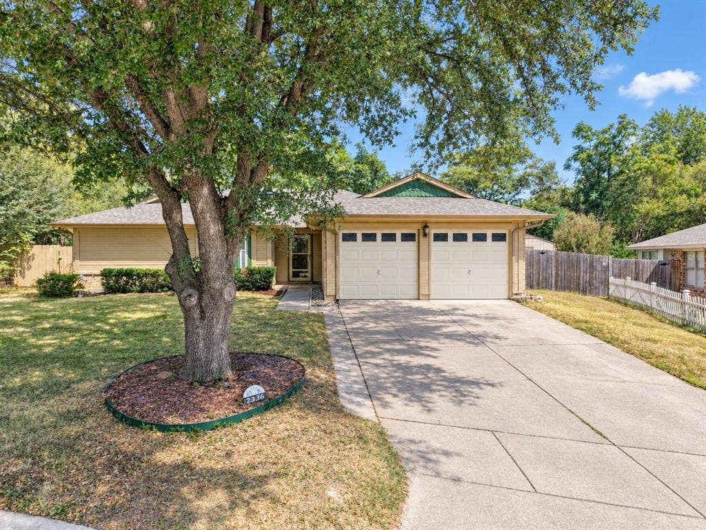 2336 Carlisle Court, Grand Prairie, TX 75052 2336 Carlisle Court, Grand Prairie, TX 75052