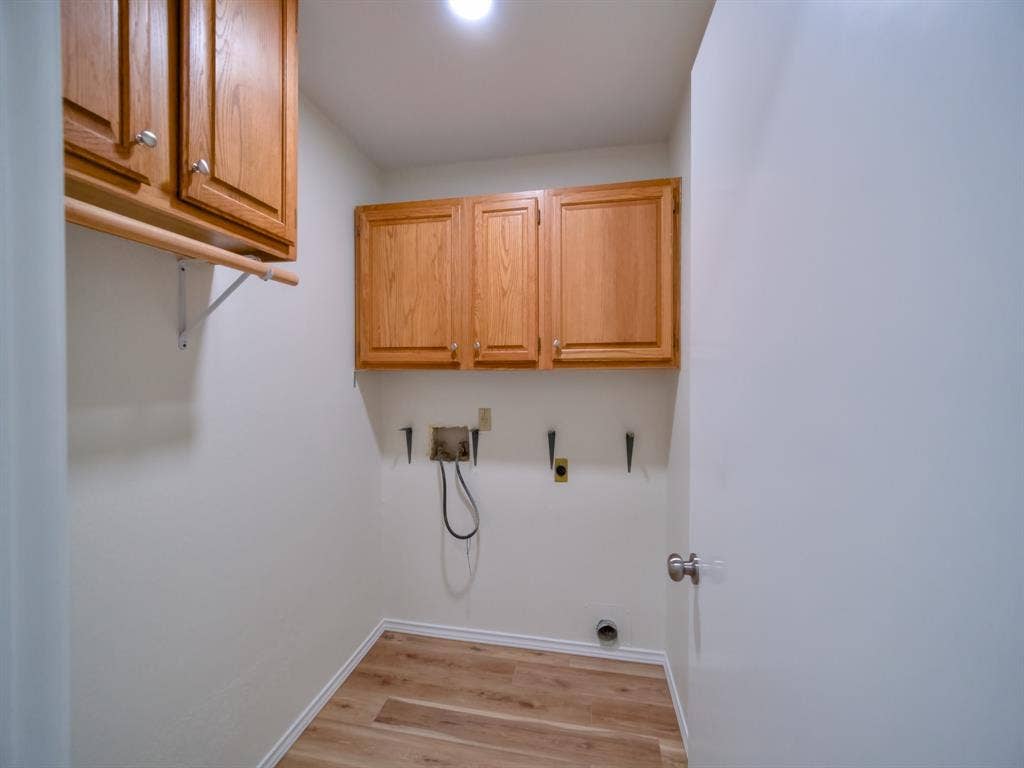 2336 Carlisle Court, Grand Prairie, TX 75052 2336 Carlisle Court, Grand Prairie, TX 75052