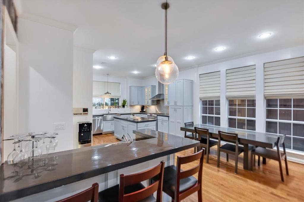 5111 Ambergate Lane, Dallas, TX 75287 Wet Bar