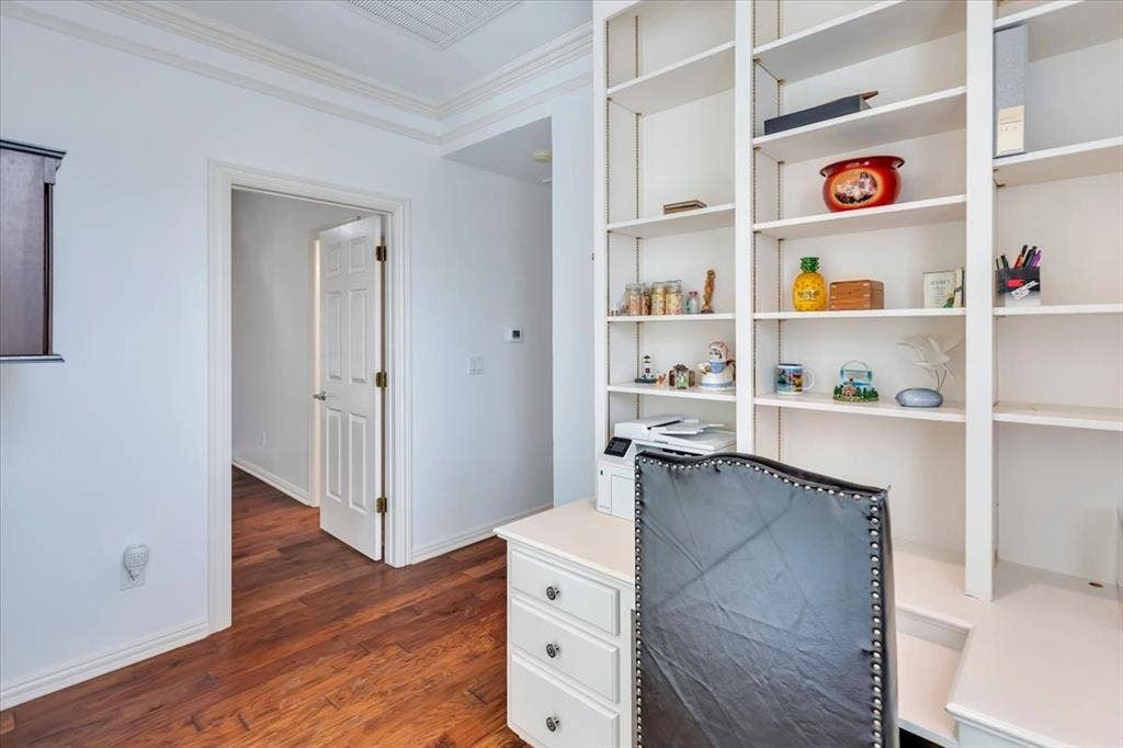 5111 Ambergate Lane, Dallas, TX 75287 Upstairs Workspace