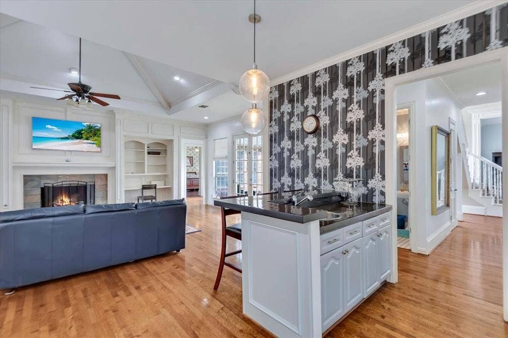 5111 Ambergate Lane, Dallas, TX 75287 Kitchen