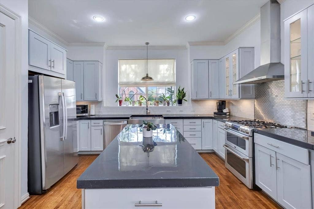 5111 Ambergate Lane, Dallas, TX 75287 5111 Ambergate Lane, Dallas, TX 75287
