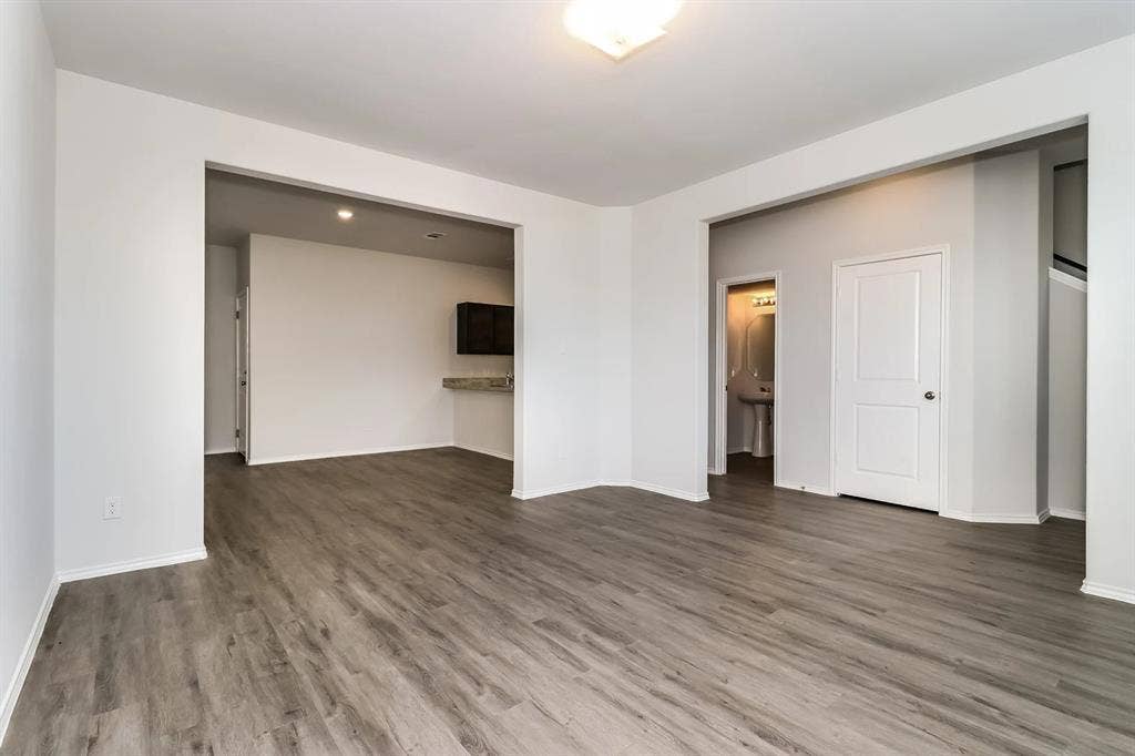 5216 Applegate Drive, Fort Worth, TX 76119 5216 Applegate Drive, Fort Worth, TX 76119