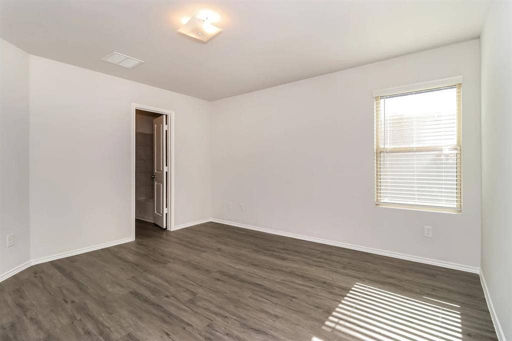 5216 Applegate Drive, Fort Worth, TX 76119 5216 Applegate Drive, Fort Worth, TX 76119