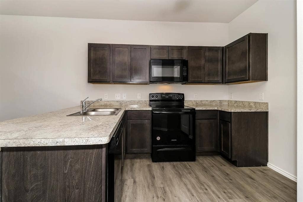 5216 Applegate Drive, Fort Worth, TX 76119 5216 Applegate Drive, Fort Worth, TX 76119