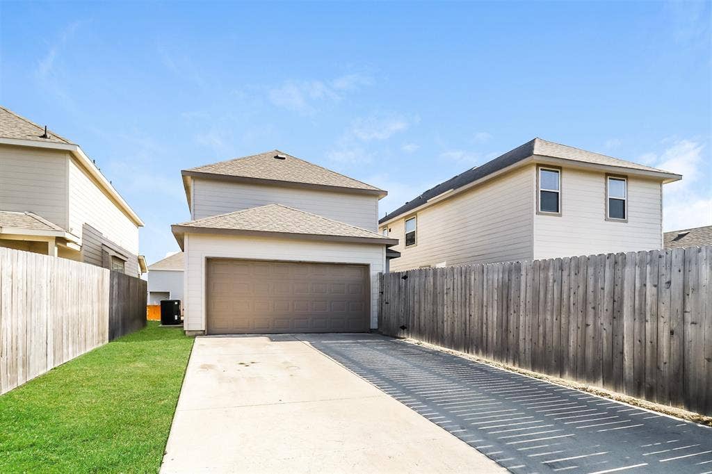 5216 Applegate Drive, Fort Worth, TX 76119 5216 Applegate Drive, Fort Worth, TX 76119