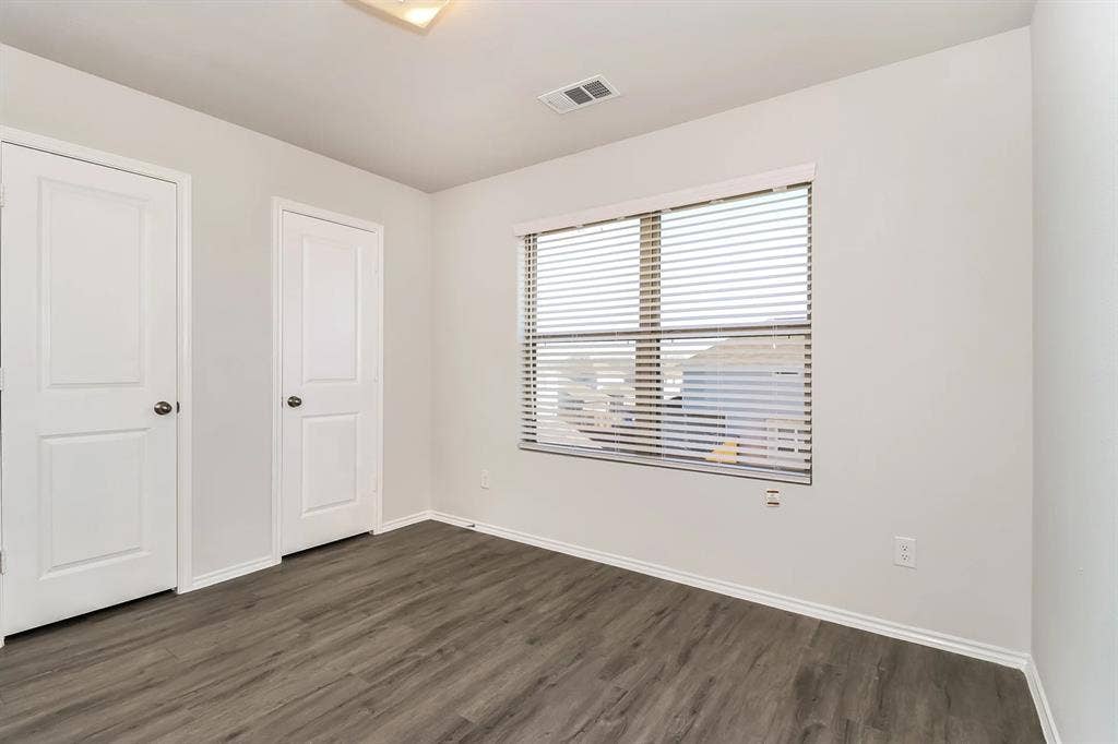 5216 Applegate Drive, Fort Worth, TX 76119 5216 Applegate Drive, Fort Worth, TX 76119