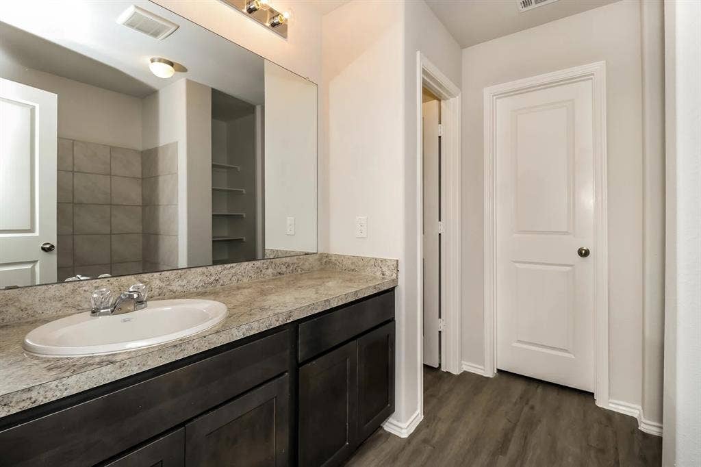 5216 Applegate Drive, Fort Worth, TX 76119 5216 Applegate Drive, Fort Worth, TX 76119