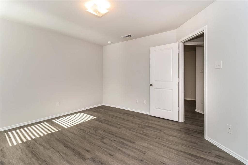 5216 Applegate Drive, Fort Worth, TX 76119 5216 Applegate Drive, Fort Worth, TX 76119