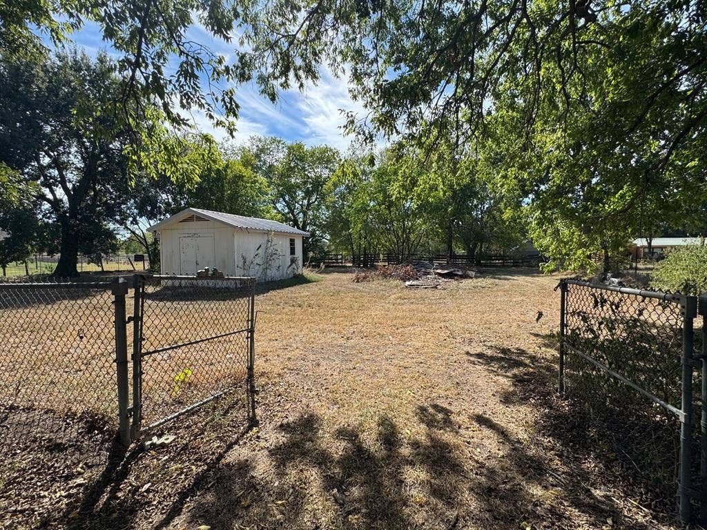 401 N Terry Street, Malakoff, TX 75148 401 N Terry Street, Malakoff, TX 75148