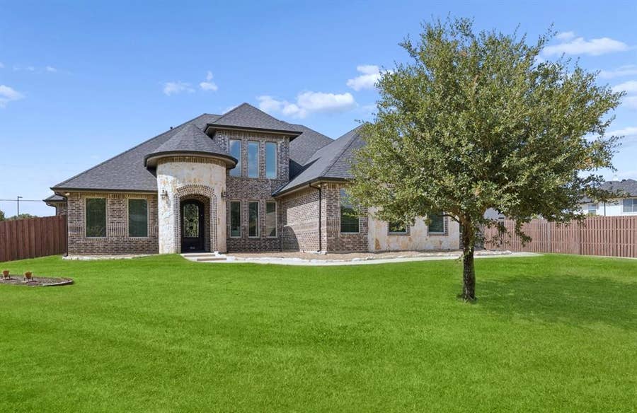 Property photo for 1012 Mallard Way, Flower Mound, TX