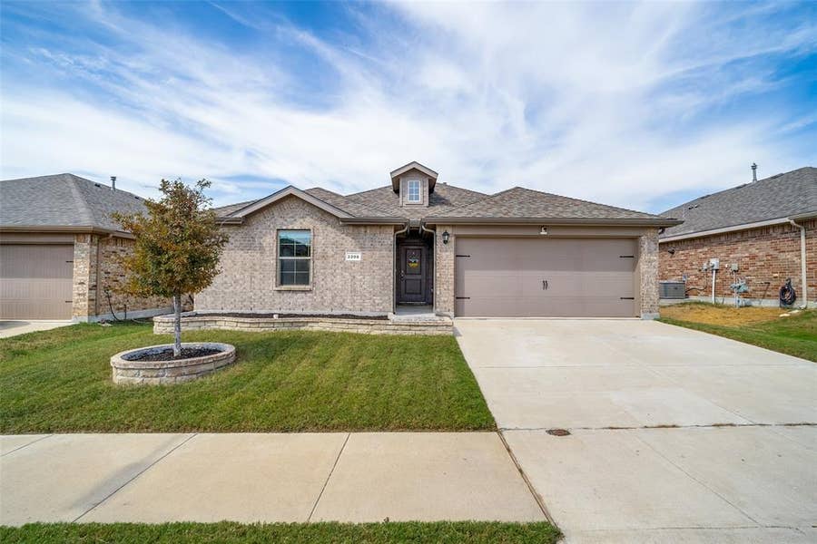 Property photo for 2208 Denmark Lane, Fort Worth, TX