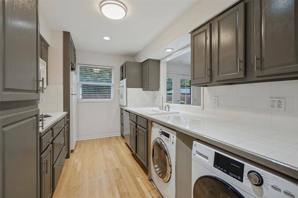 3539 Merrell Road, Dallas, TX 75229 3539 Merrell Road, Dallas, TX 75229