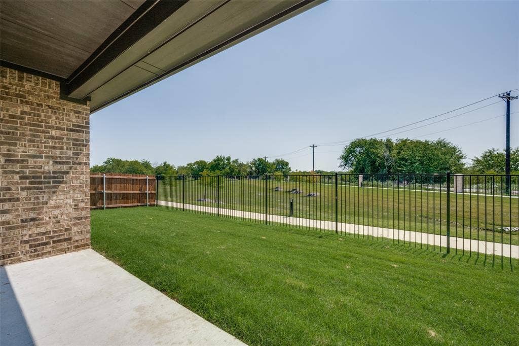 4013 Bluestem Boulevard, Denton, TX 76226