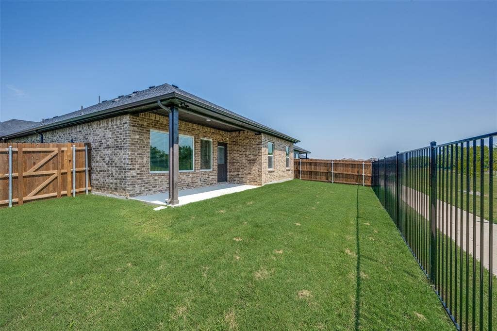 4013 Bluestem Boulevard, Denton, TX 76226