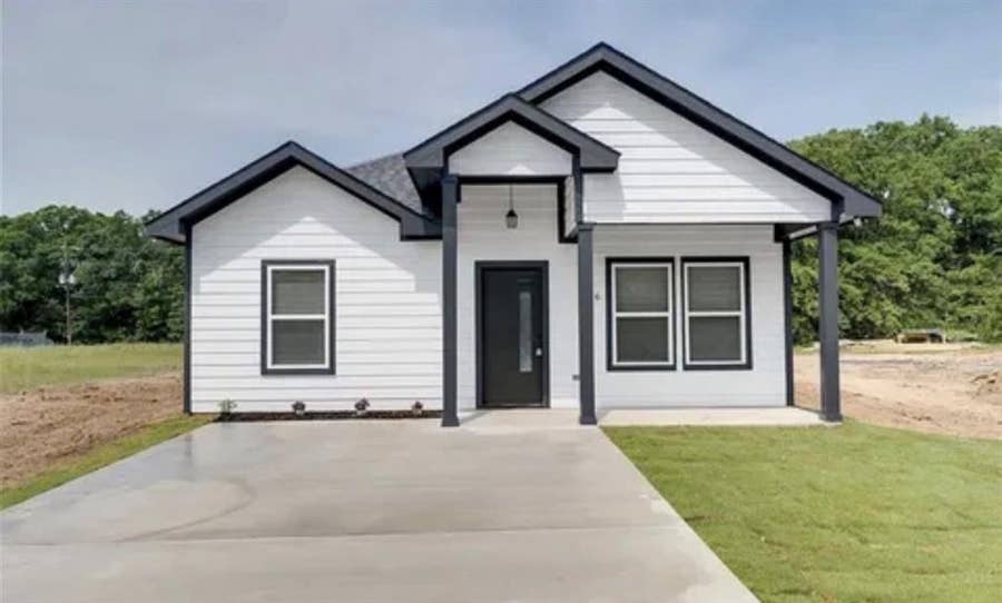 Property photo for 116 Bowie Street, Mabank, TX