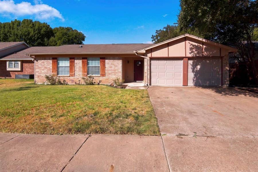 Property photo for 7917 Berrybrook Drive, Watauga, TX