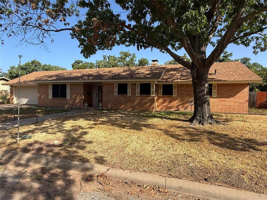 Property photo for 604 Kingwood Drive, Mineral Wells, TX