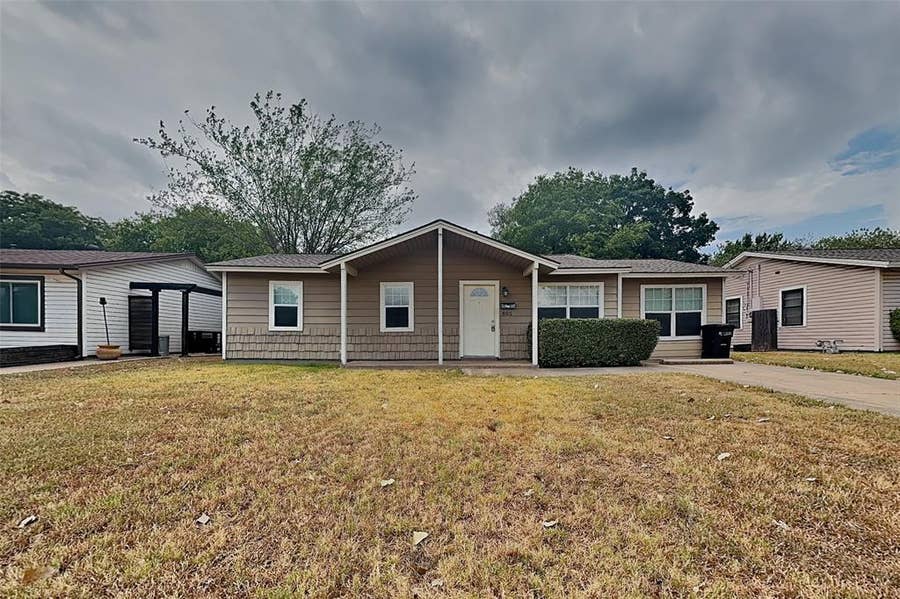 Property photo for 805 Aransas Drive, Euless, TX
