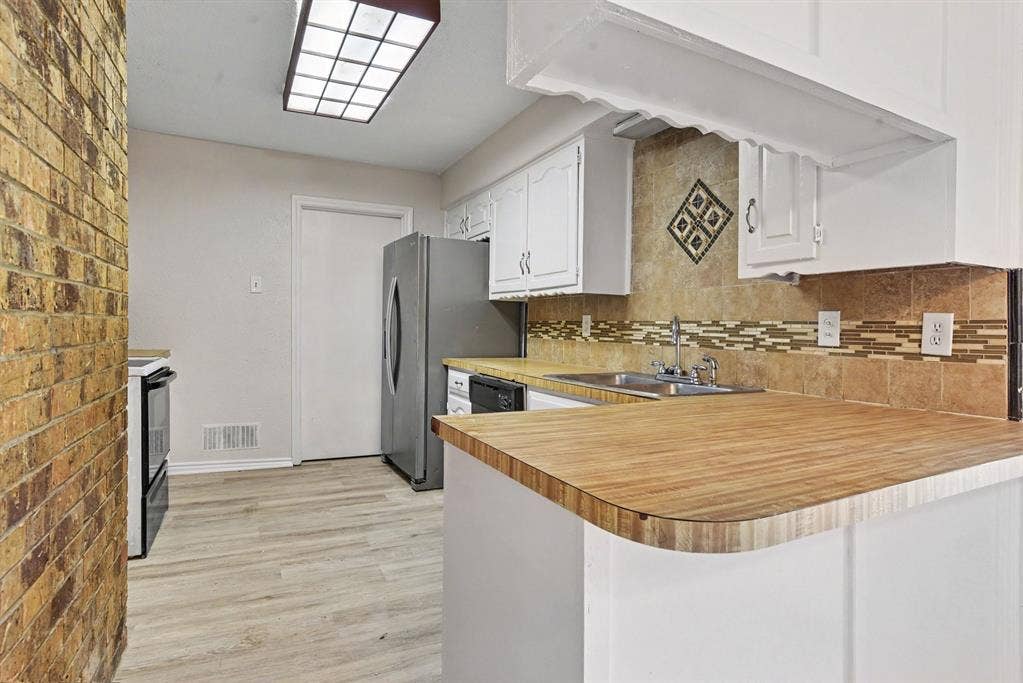 533 San Pedro Drive, Garland, TX 75043 533 San Pedro Drive, Garland, TX 75043
