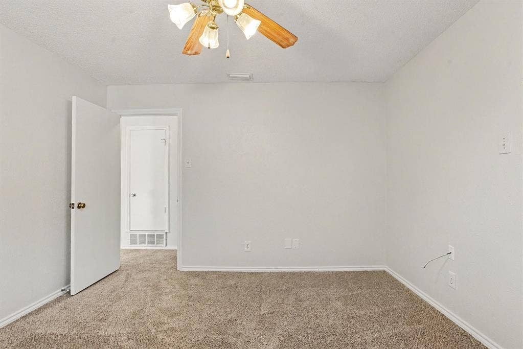 533 San Pedro Drive, Garland, TX 75043 533 San Pedro Drive, Garland, TX 75043