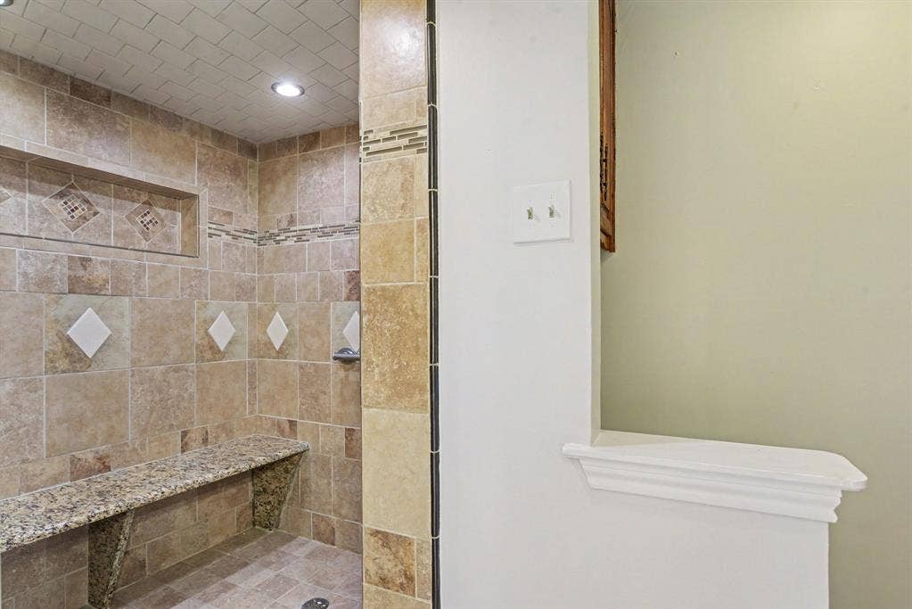 533 San Pedro Drive, Garland, TX 75043 533 San Pedro Drive, Garland, TX 75043