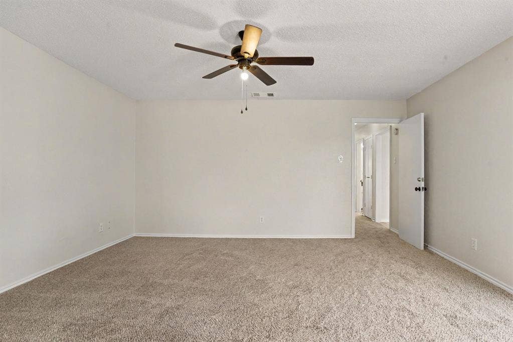 533 San Pedro Drive, Garland, TX 75043 533 San Pedro Drive, Garland, TX 75043