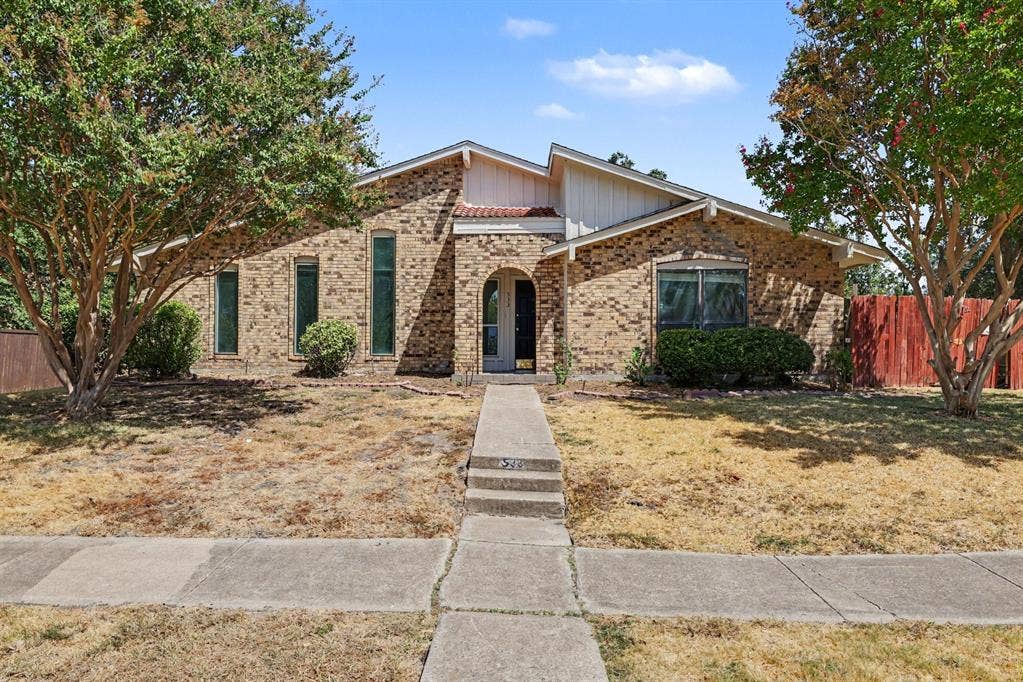 533 San Pedro Drive, Garland, TX 75043 533 San Pedro Drive, Garland, TX 75043