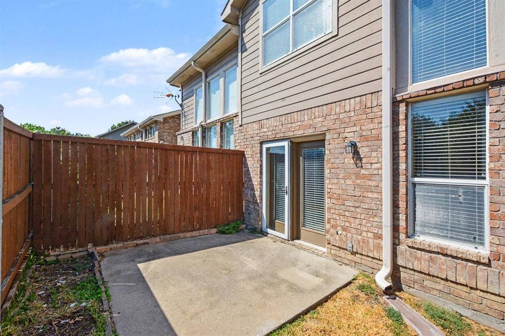 932 Avondale Lane, Plano, TX 75025 932 Avondale Lane, Plano, TX 75025