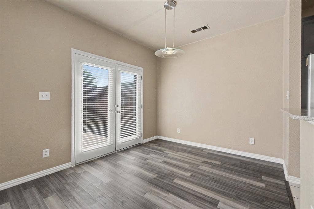 932 Avondale Lane, Plano, TX 75025 932 Avondale Lane, Plano, TX 75025
