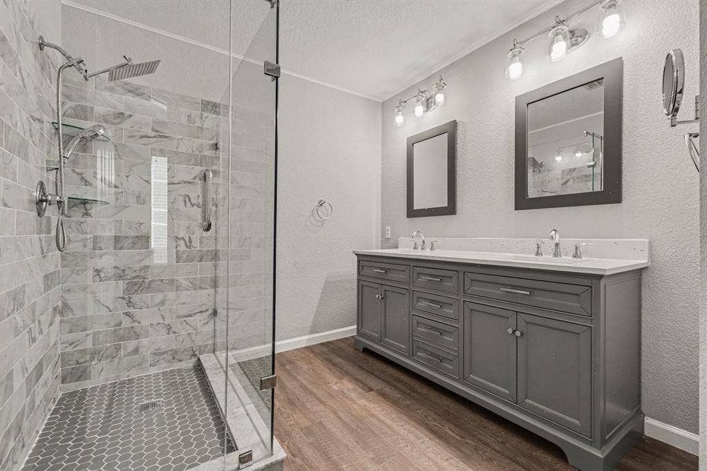 932 Avondale Lane, Plano, TX 75025 932 Avondale Lane, Plano, TX 75025