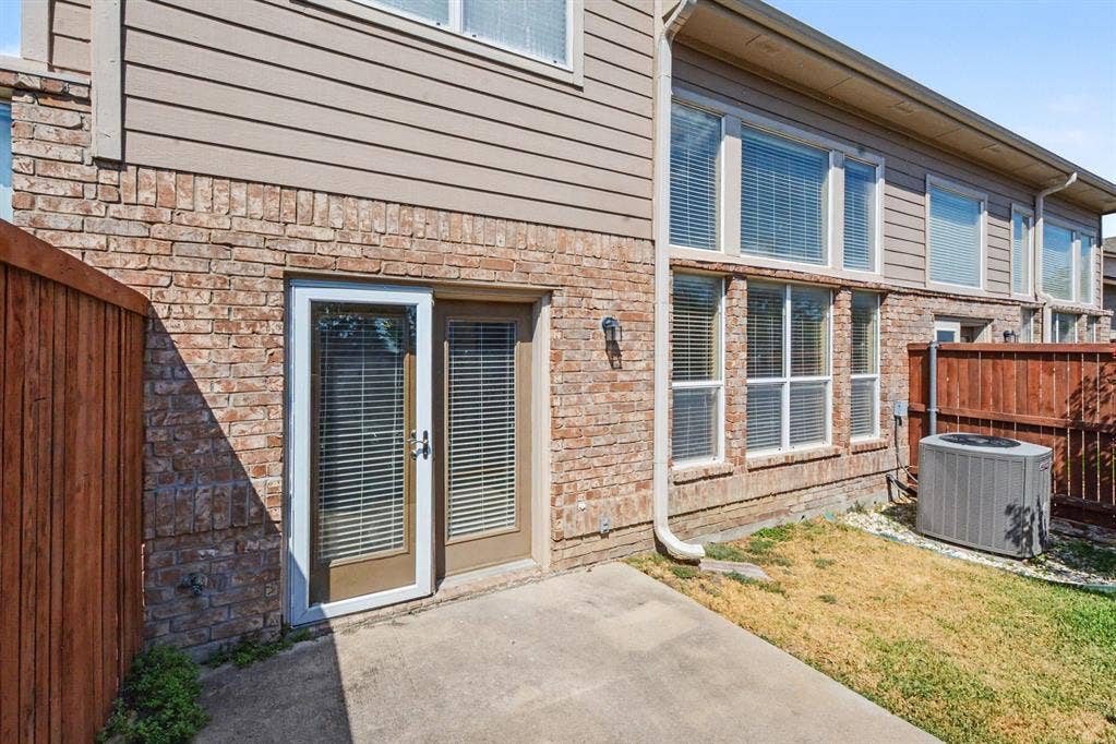 932 Avondale Lane, Plano, TX 75025 932 Avondale Lane, Plano, TX 75025