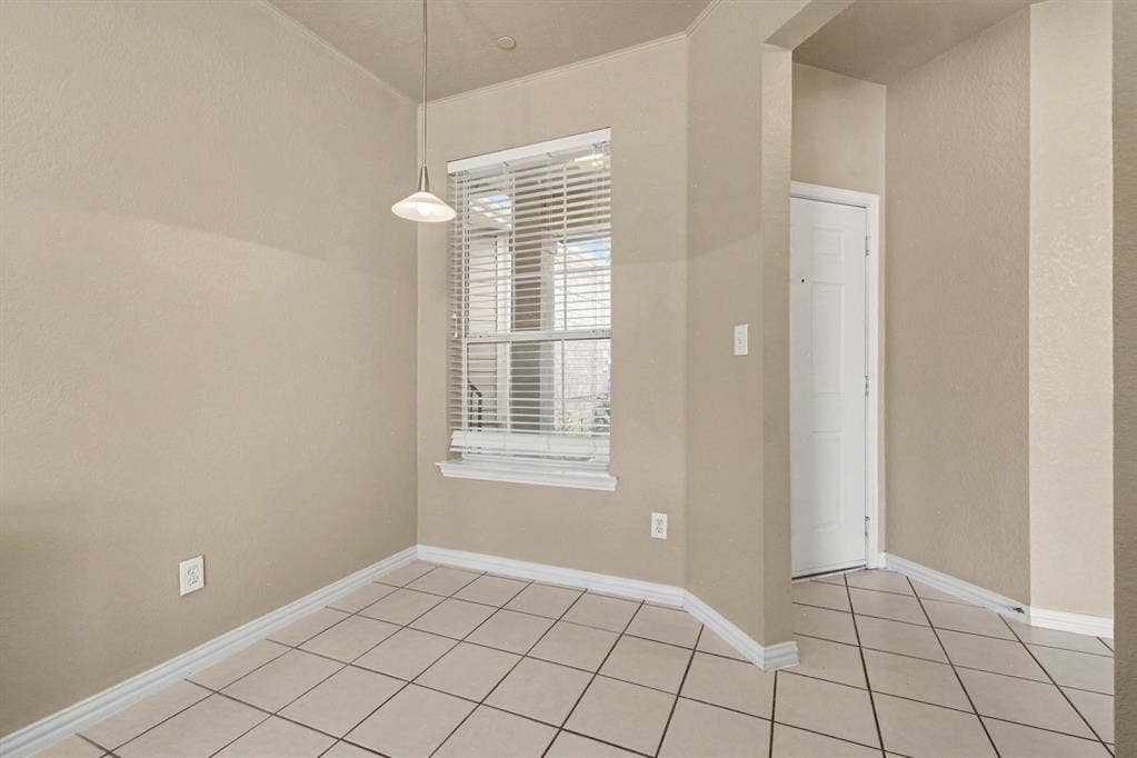 932 Avondale Lane, Plano, TX 75025 932 Avondale Lane, Plano, TX 75025