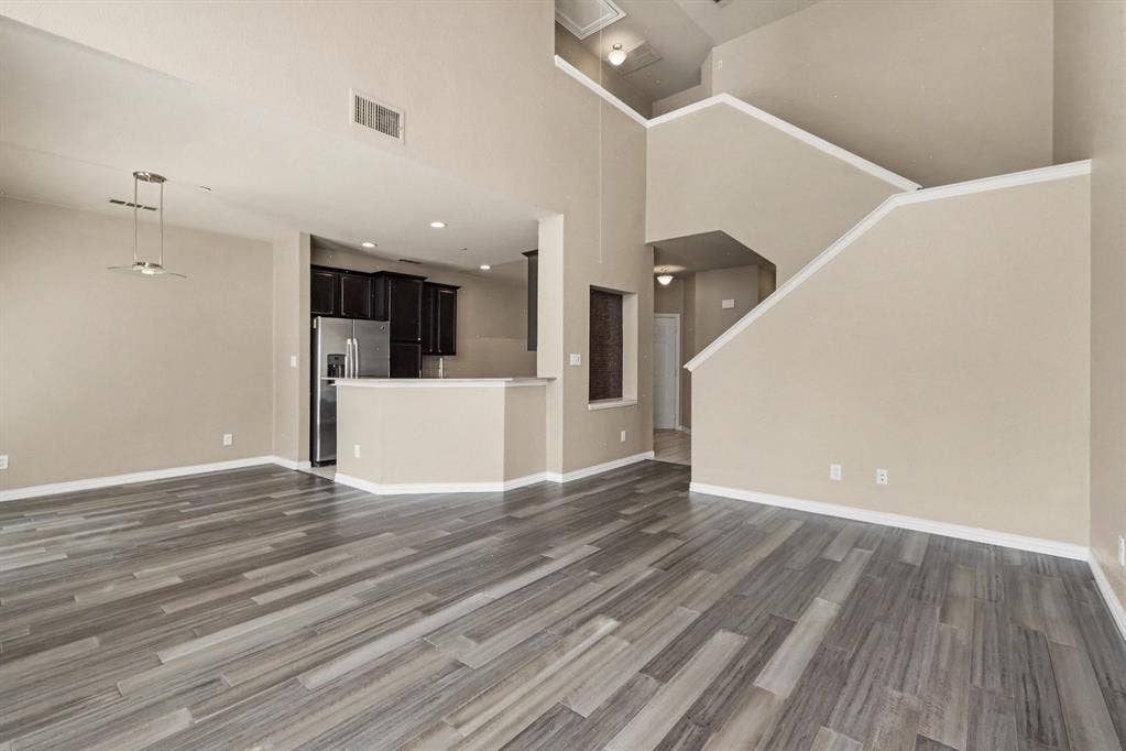 932 Avondale Lane, Plano, TX 75025 932 Avondale Lane, Plano, TX 75025