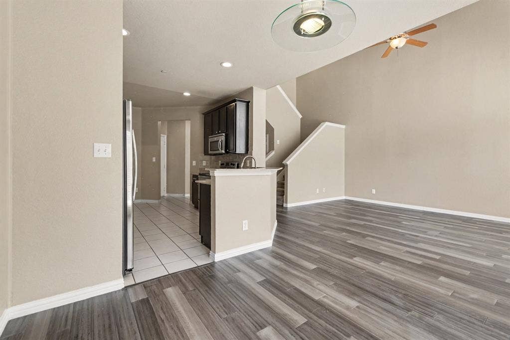 932 Avondale Lane, Plano, TX 75025 932 Avondale Lane, Plano, TX 75025