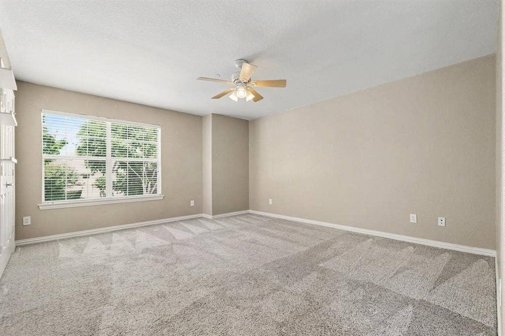 932 Avondale Lane, Plano, TX 75025 932 Avondale Lane, Plano, TX 75025
