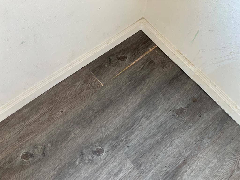 1030 Stanwyck Avenue, Duncanville, TX 75137 Wood-finish flooring