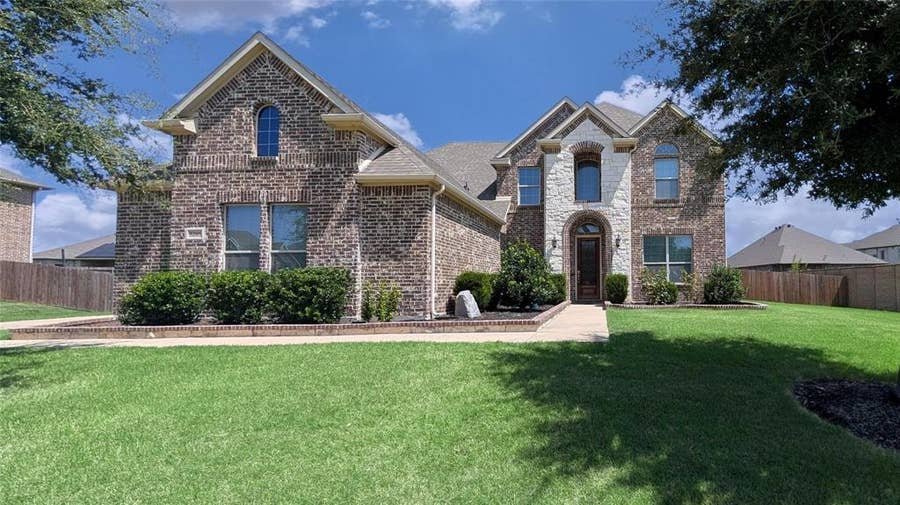 Property photo for 5205 Shelter Point Court, Mansfield, TX