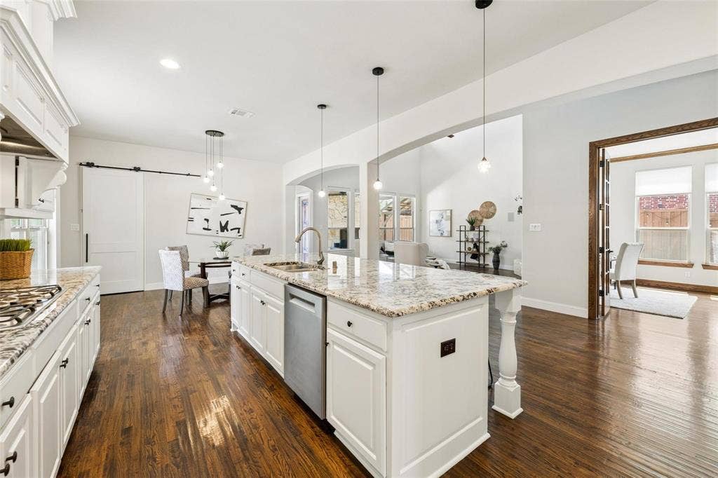 4664 Maverick Way, Carrollton, TX 75010