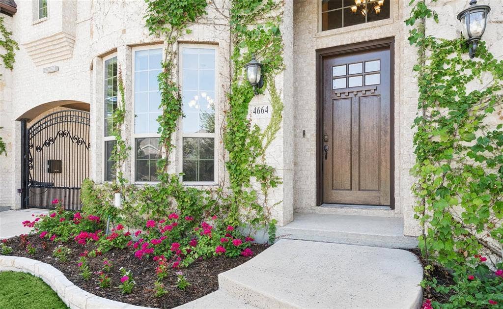 4664 Maverick Way, Carrollton, TX 75010