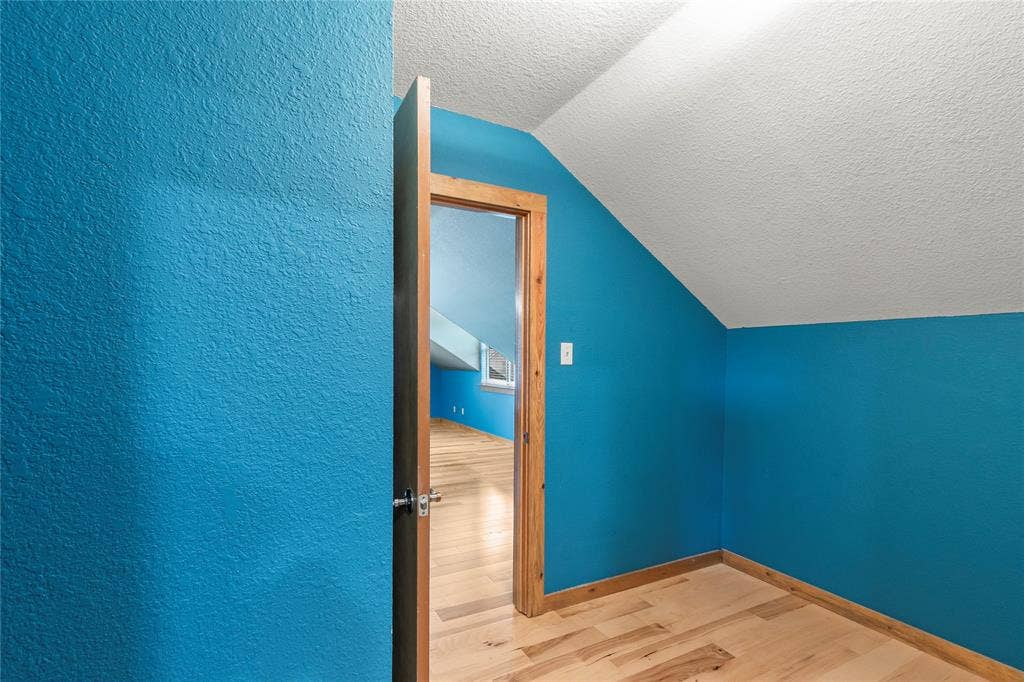 5459 Woodland Shores Drive, Log Cabin, TX 75148 This extra bonus space is located above a downstairs full bath and could potentially be converted into a bath!