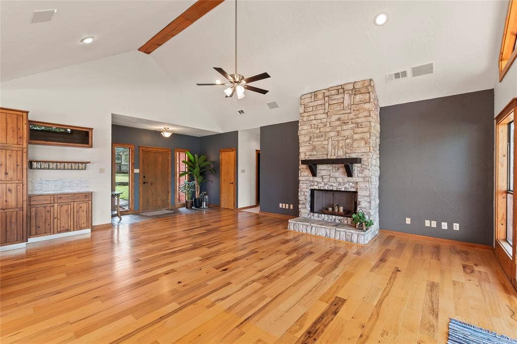 5459 Woodland Shores Drive, Log Cabin, TX 75148 Wood burning fireplace